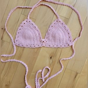 NWOT cute rose crochet bikini top size - Small